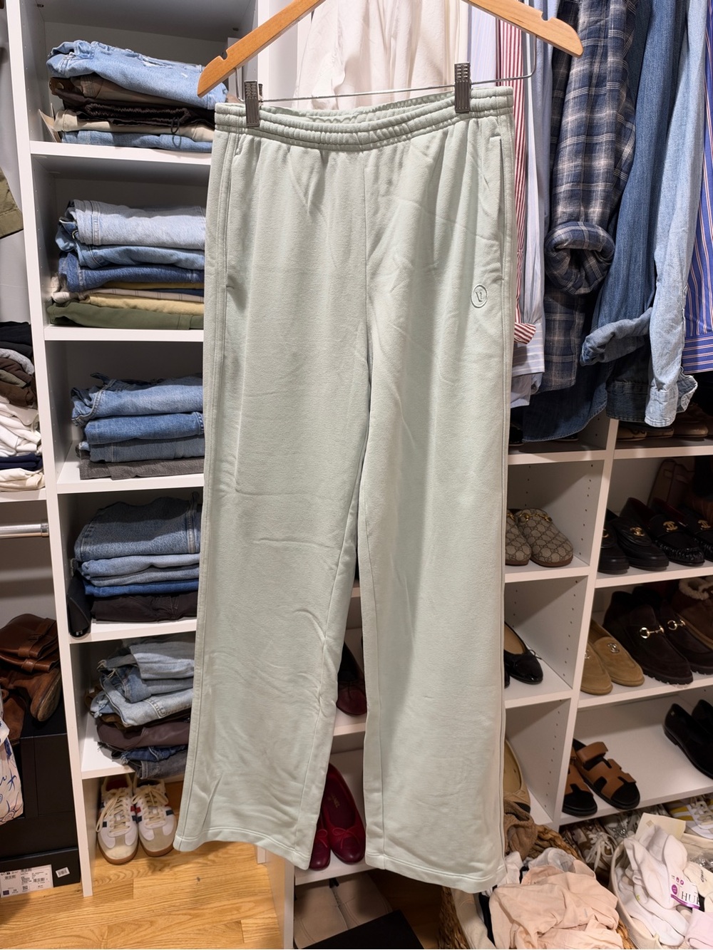Vuori Light Green Women’s Casual Sweatpants